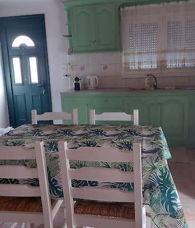 Colorful 2-Bedroom House In Gaios Bagian luar foto
