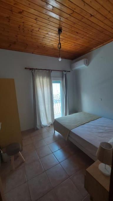 Colorful 2-Bedroom House In Gaios Bagian luar foto