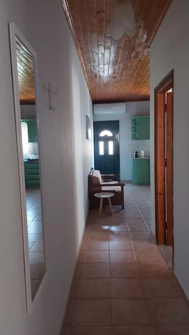 Colorful 2-Bedroom House In Gaios Bagian luar foto