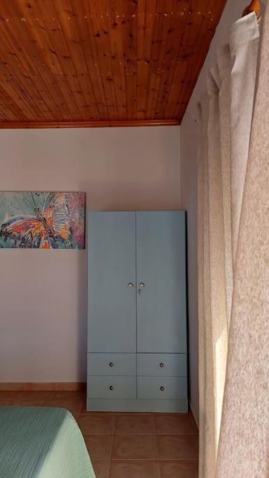 Colorful 2-Bedroom House In Gaios Bagian luar foto