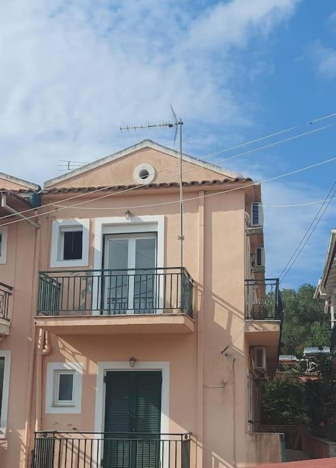 Colorful 2-Bedroom House In Gaios Bagian luar foto