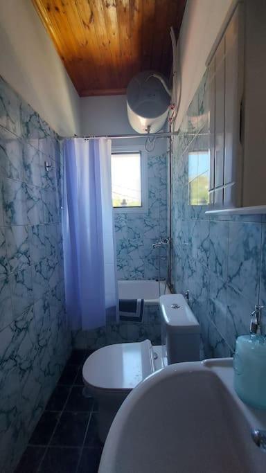 Colorful 2-Bedroom House In Gaios Bagian luar foto