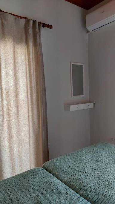 Colorful 2-Bedroom House In Gaios Bagian luar foto
