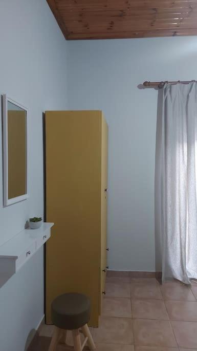 Colorful 2-Bedroom House In Gaios Bagian luar foto